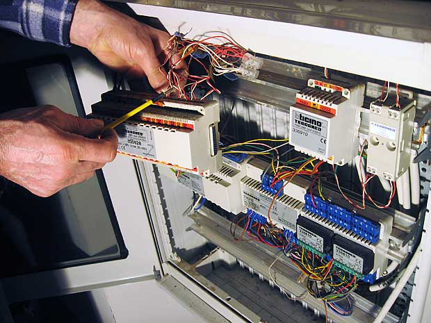 Bonifica impianti elettrici esistenti ancona risanamento e ... Ampliamento impianto elettrico