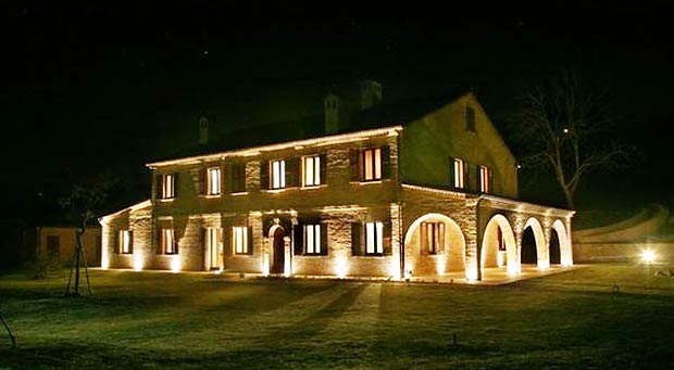 Illuminazione civile, industriale, commerciale per interni ed ... Illuminazione esterna per giardini